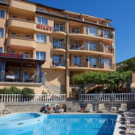 Family Hotel Milev Sveti Vlas Exterior photo