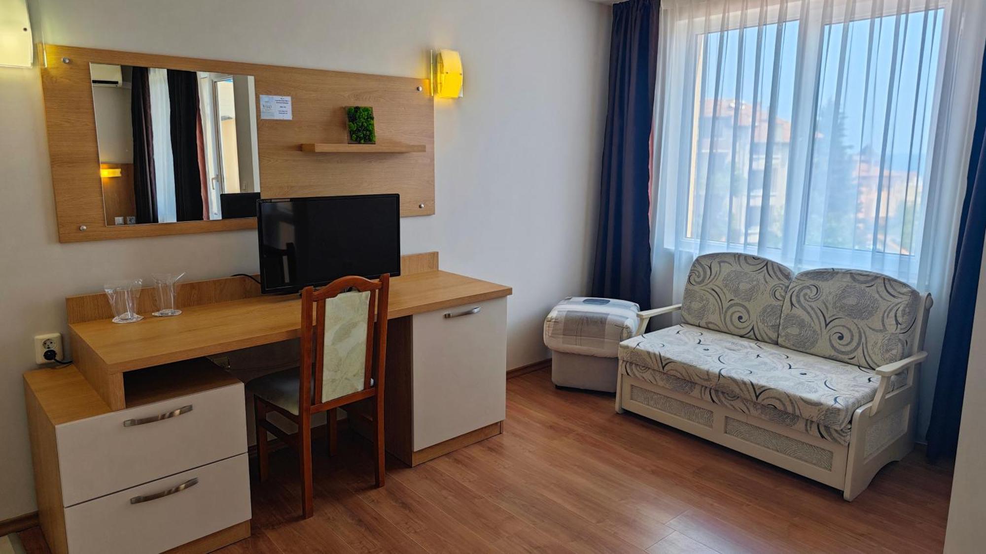 Family Hotel Milev Sveti Vlas Exterior photo