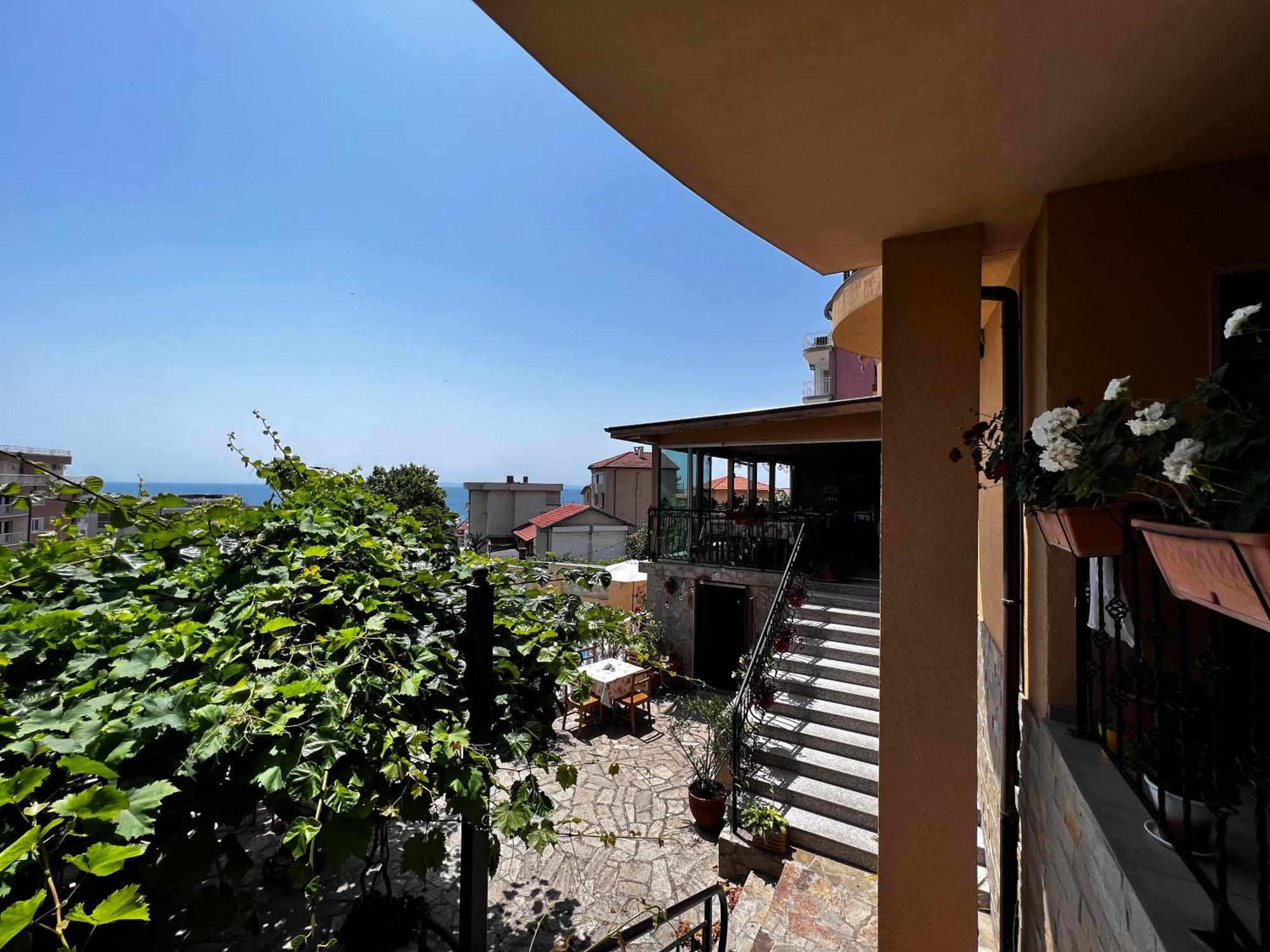 Family Hotel Milev Sveti Vlas Exterior photo
