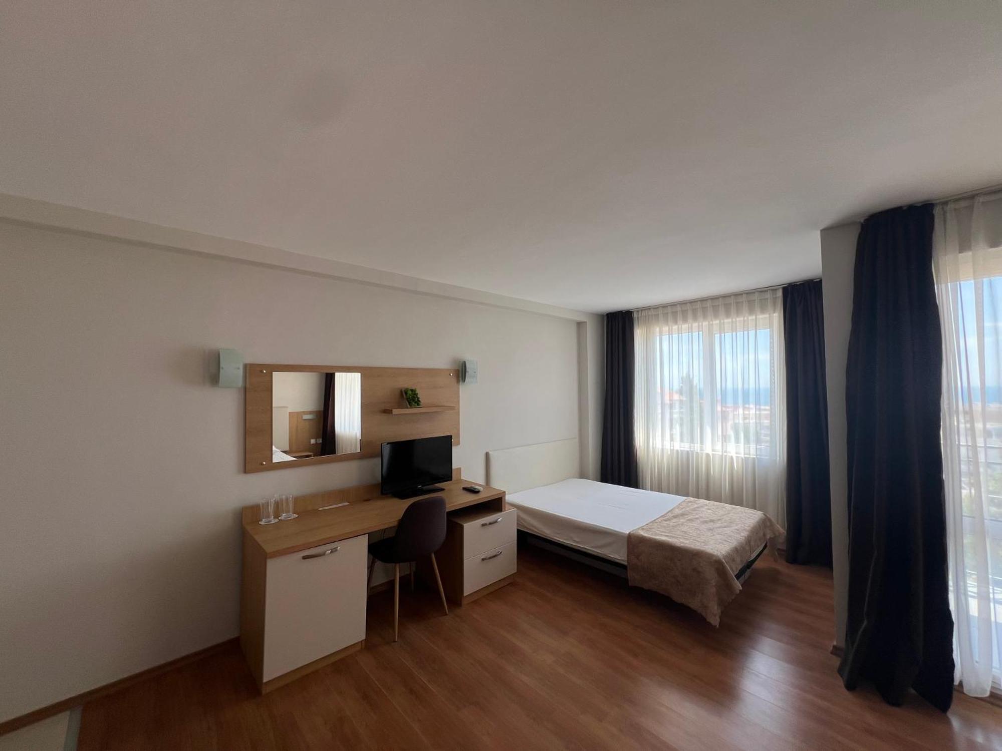Family Hotel Milev Sveti Vlas Exterior photo