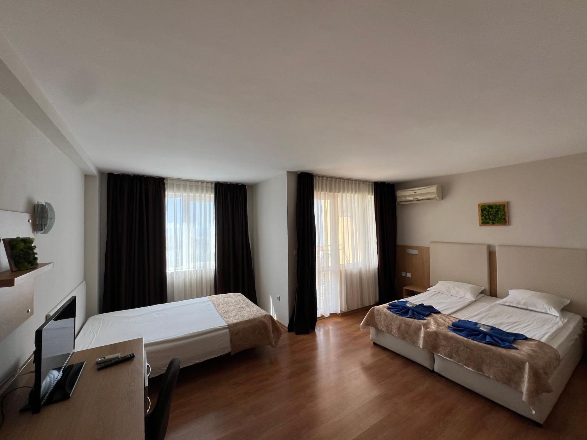 Family Hotel Milev Sveti Vlas Exterior photo