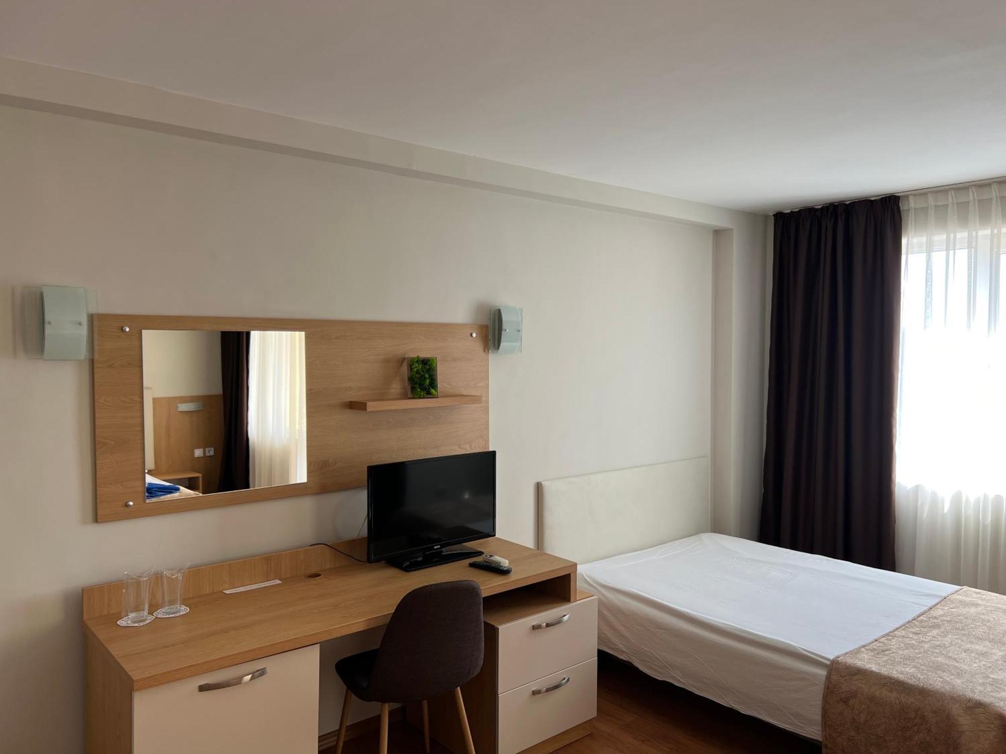 Family Hotel Milev Sveti Vlas Exterior photo